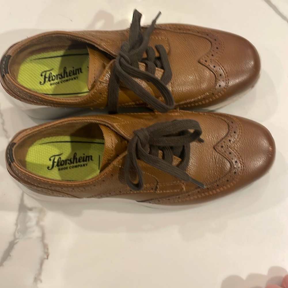 Florsheim Great Lakes Jr Boys Wingtip Oxford Size 2 

Milled Leather Upper